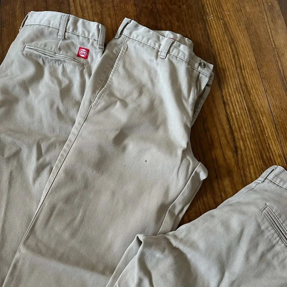 Men’s 28 x 30 Mills Uniform Khaki Pants